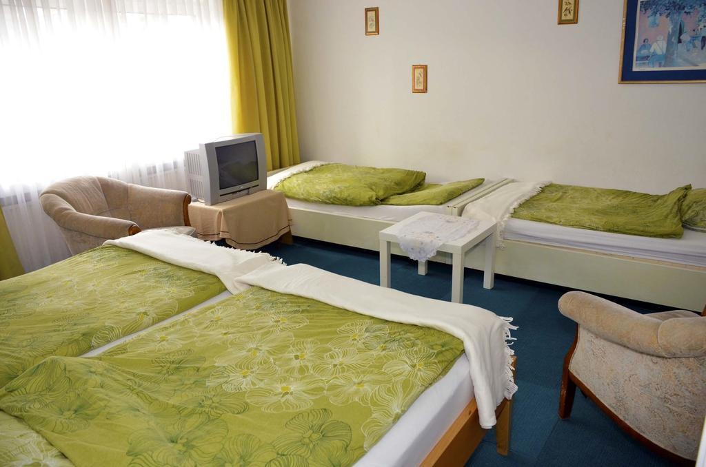 Hotel Ziegenhagen Cologne Room photo